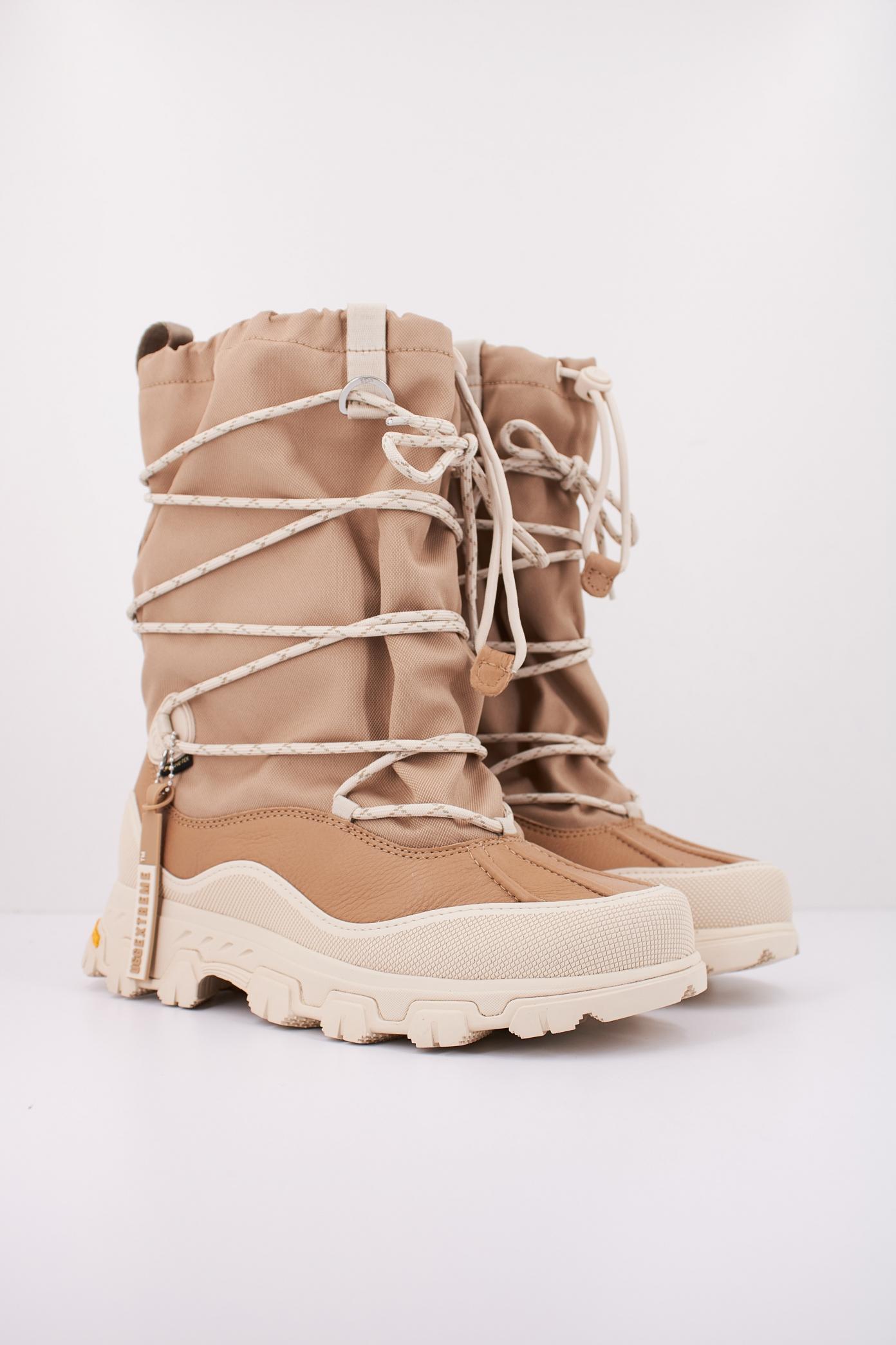 UGG W METROPEAK en color MARRON  (2)