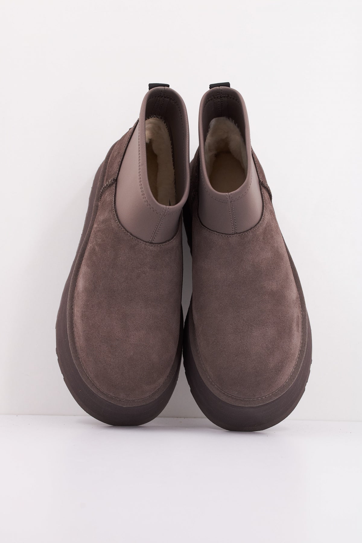 UGG  CLASSIC MINI DIPPER en color GRIS  (3)