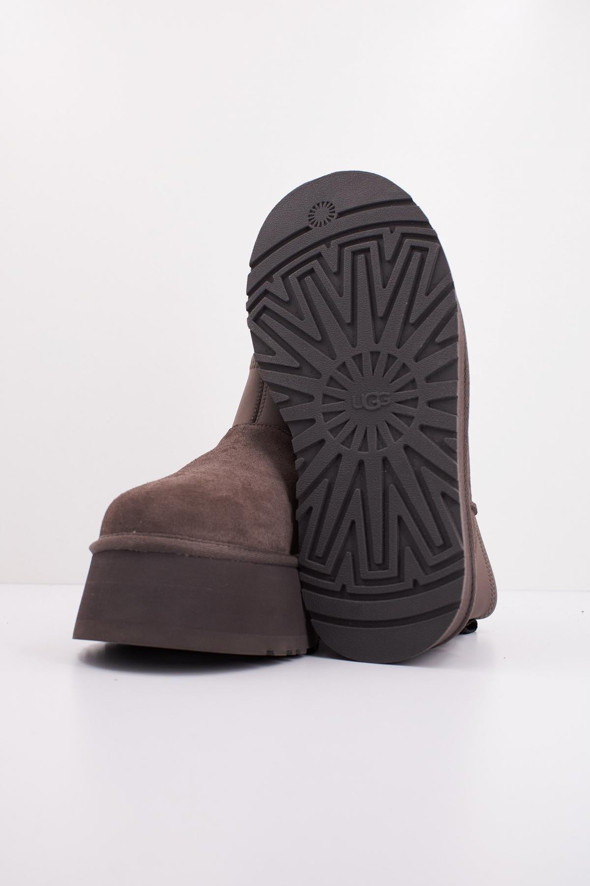 UGG CLASSIC MINI DIPPER en color GRIS  (5)