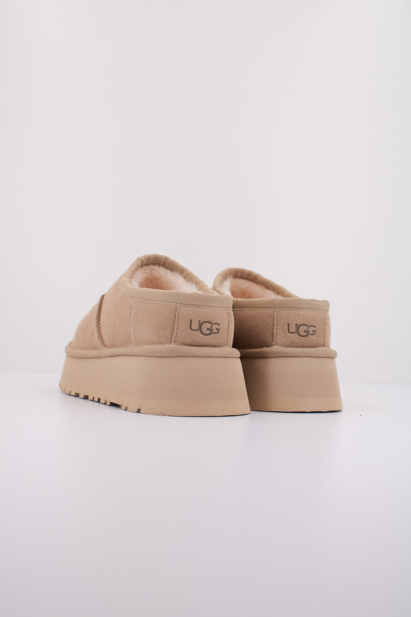 UGG W BEA MARY JANE en color MARRON CLARO  (4)