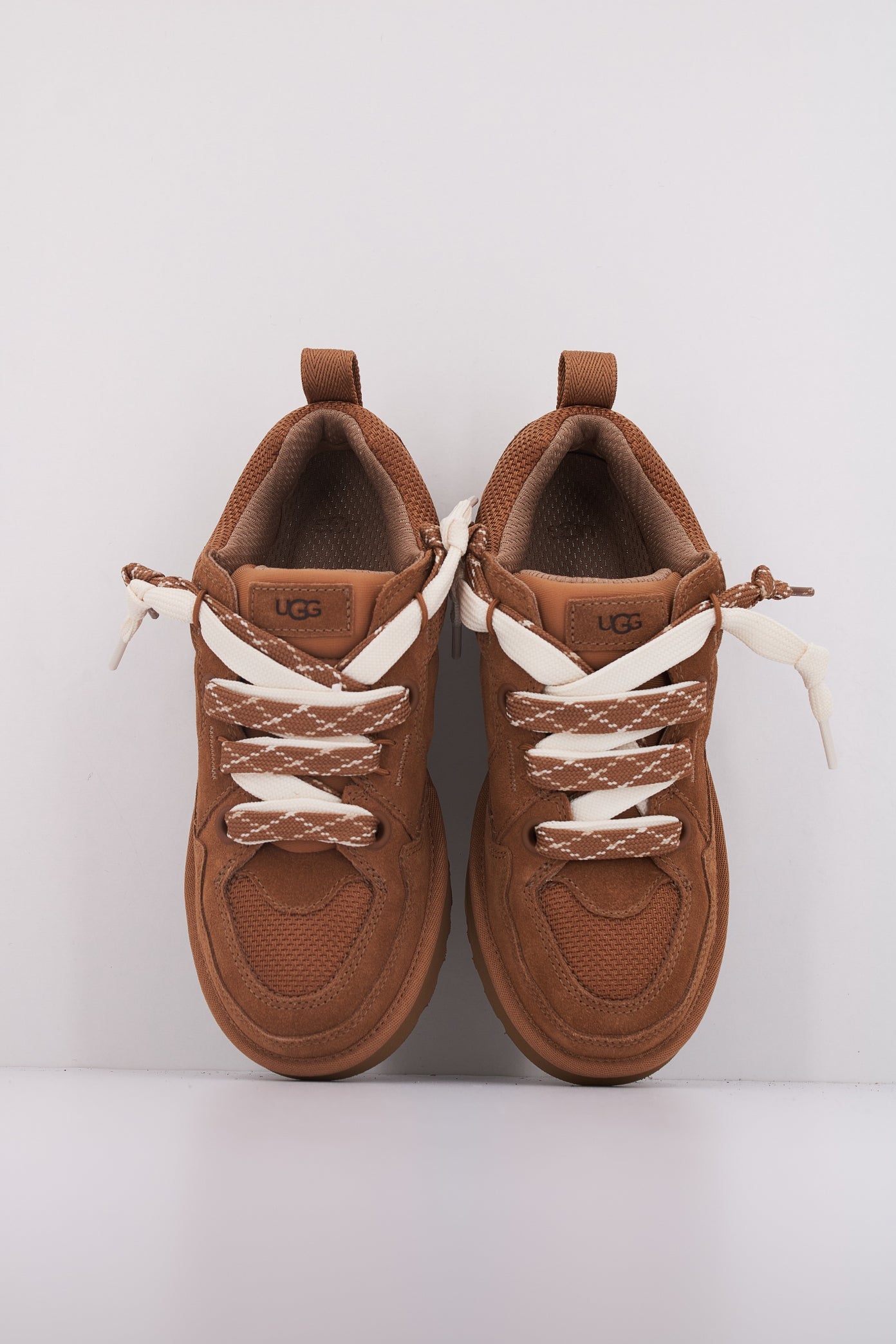 UGG LOWMEL en color MARRON  (3)