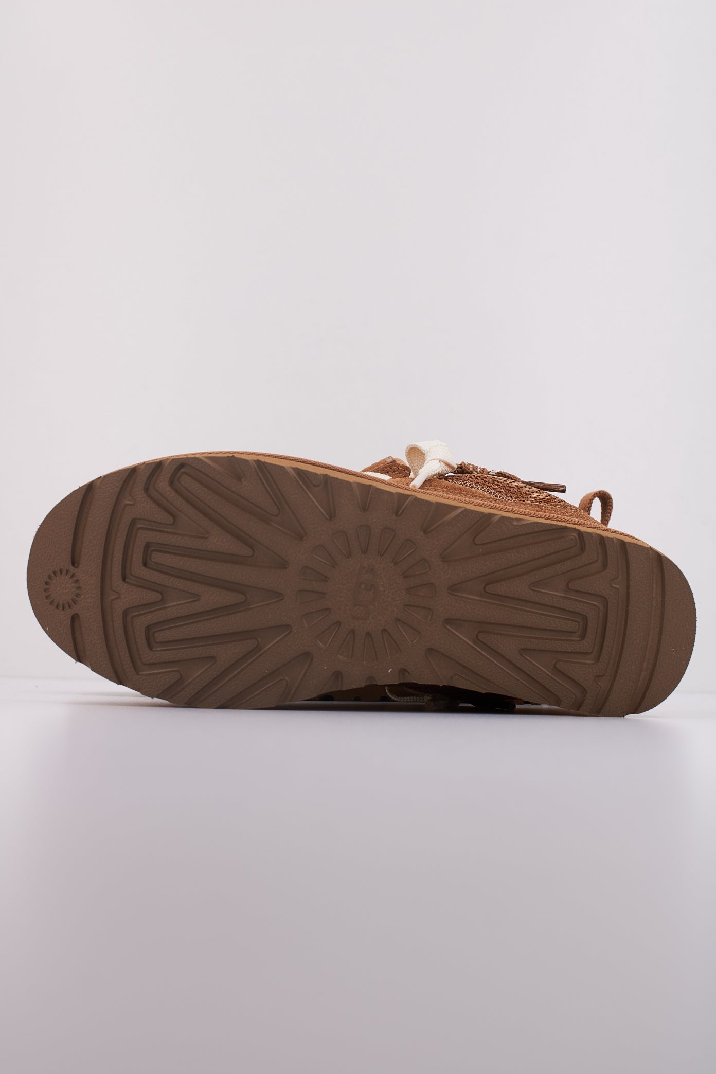 UGG LOWMEL en color MARRON  (5)