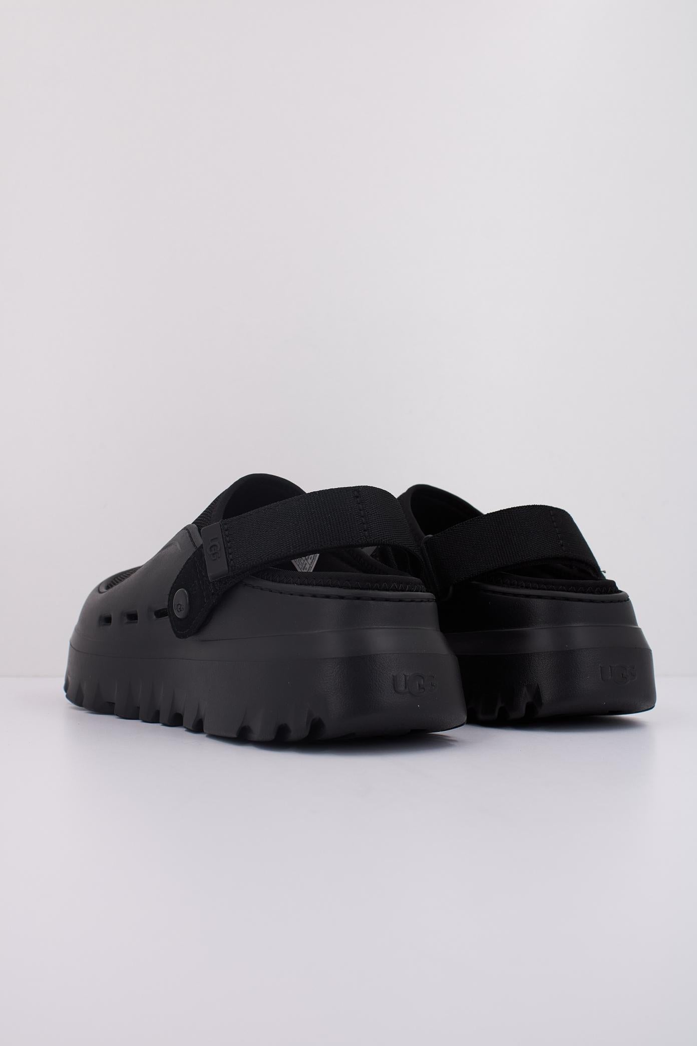 UGG M PEACKMOD en color NEGRO  (4)
