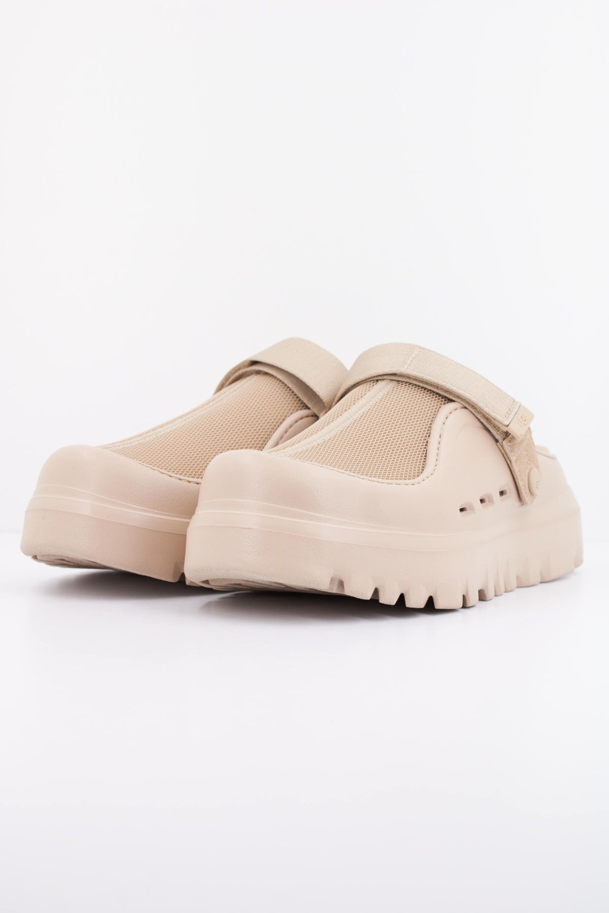 UGG M PEACKMOD en color MARRON CLARO  (2)
