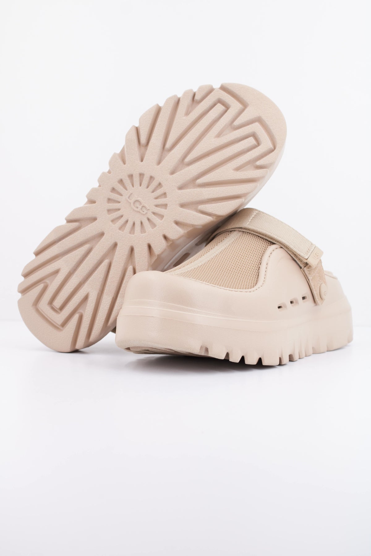 UGG M PEACKMOD en color MARRON CLARO  (5)