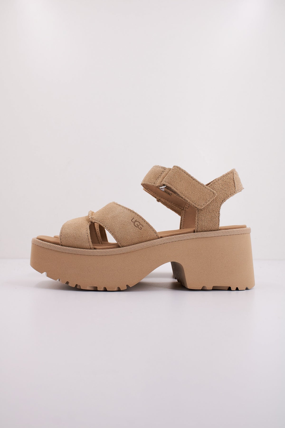 UGG W NEW HEIGHTS ANKLE STRAP en color MARRON CLARO  (1)