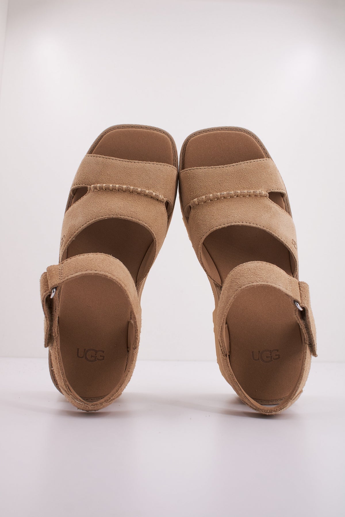 UGG W NEW HEIGHTS ANKLE STRAP en color MARRON CLARO  (3)