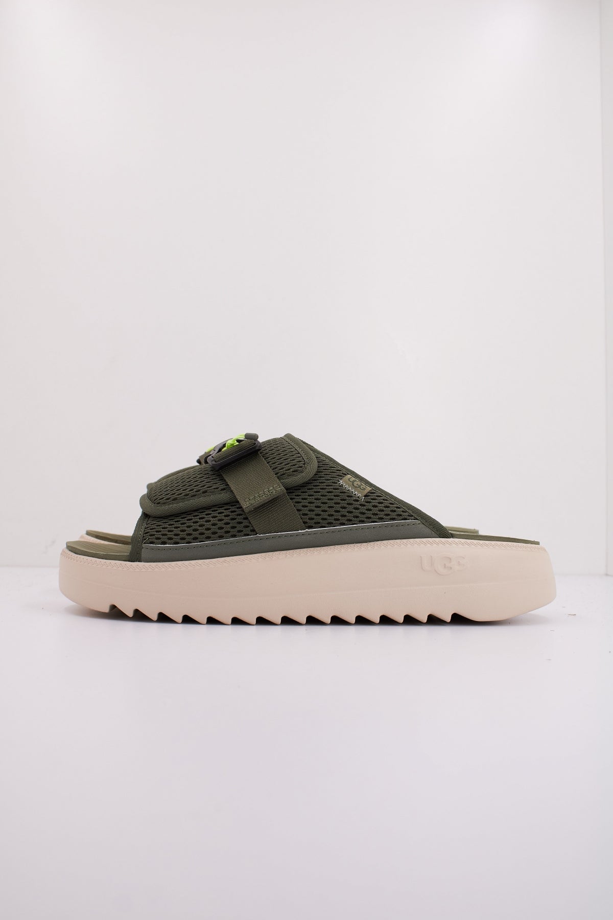 UGG M MAXXER SLIDE en color VERDE  (1)