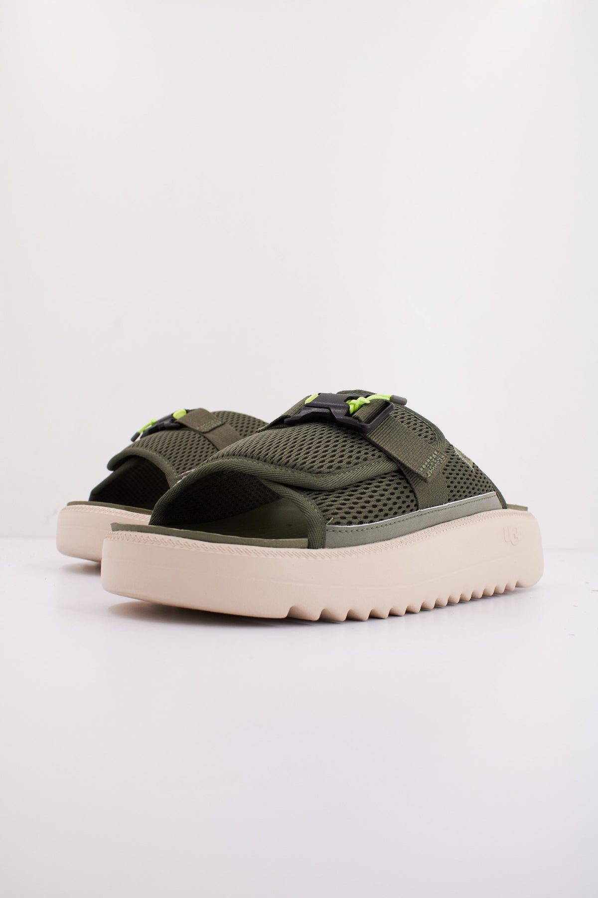 UGG M MAXXER SLIDE en color VERDE  (2)