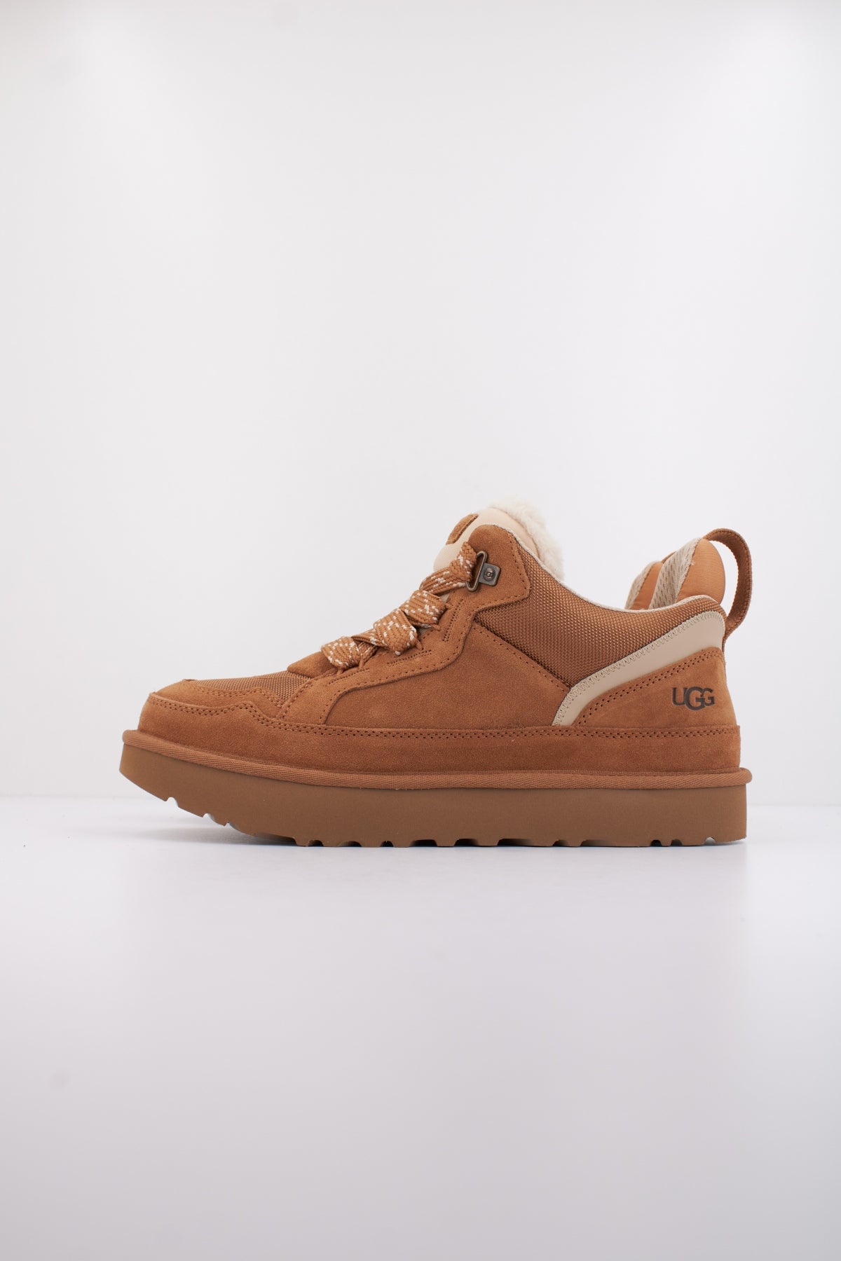 UGG M LOWMEL en color MARRON  (1)