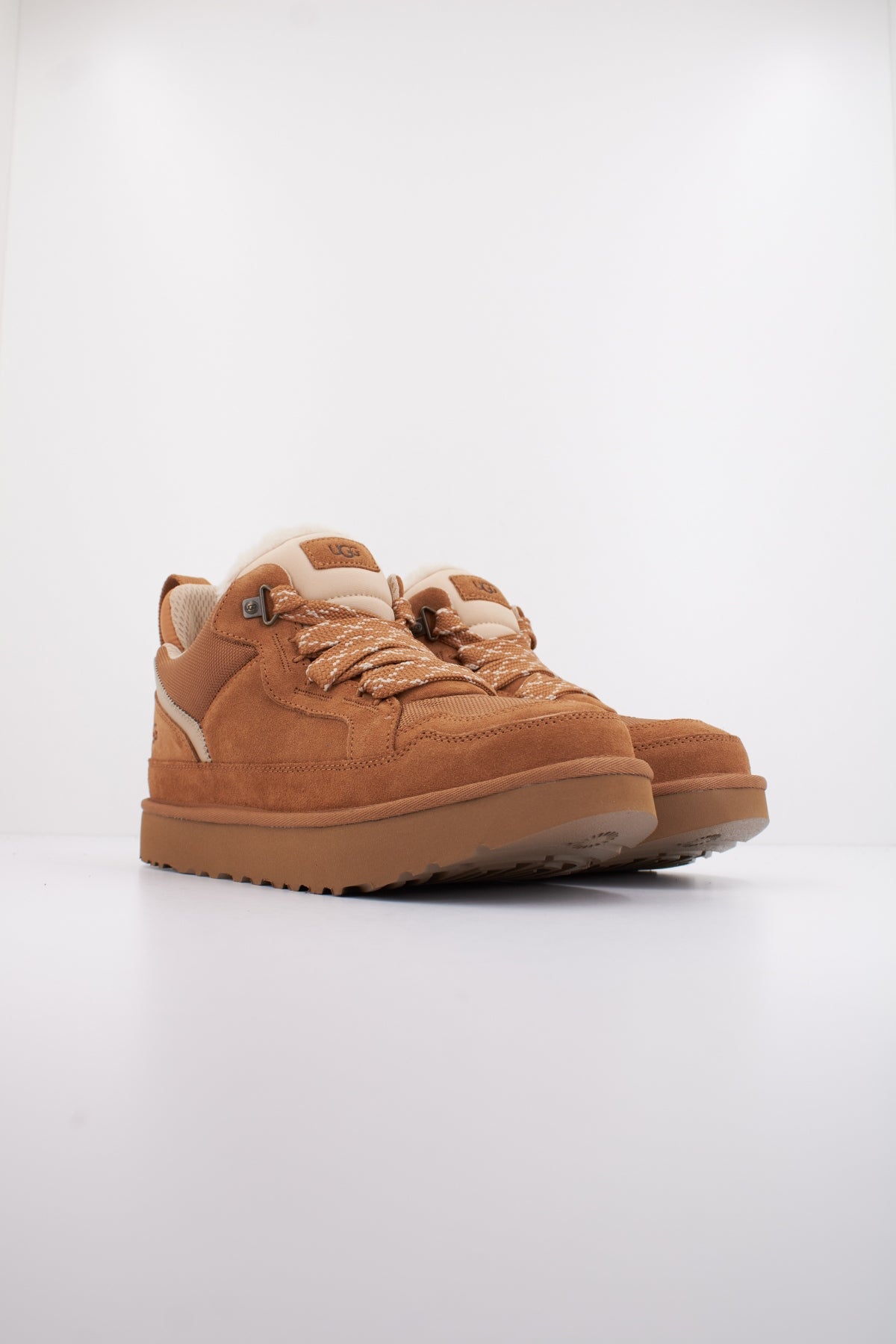 UGG M LOWMEL en color MARRON  (2)
