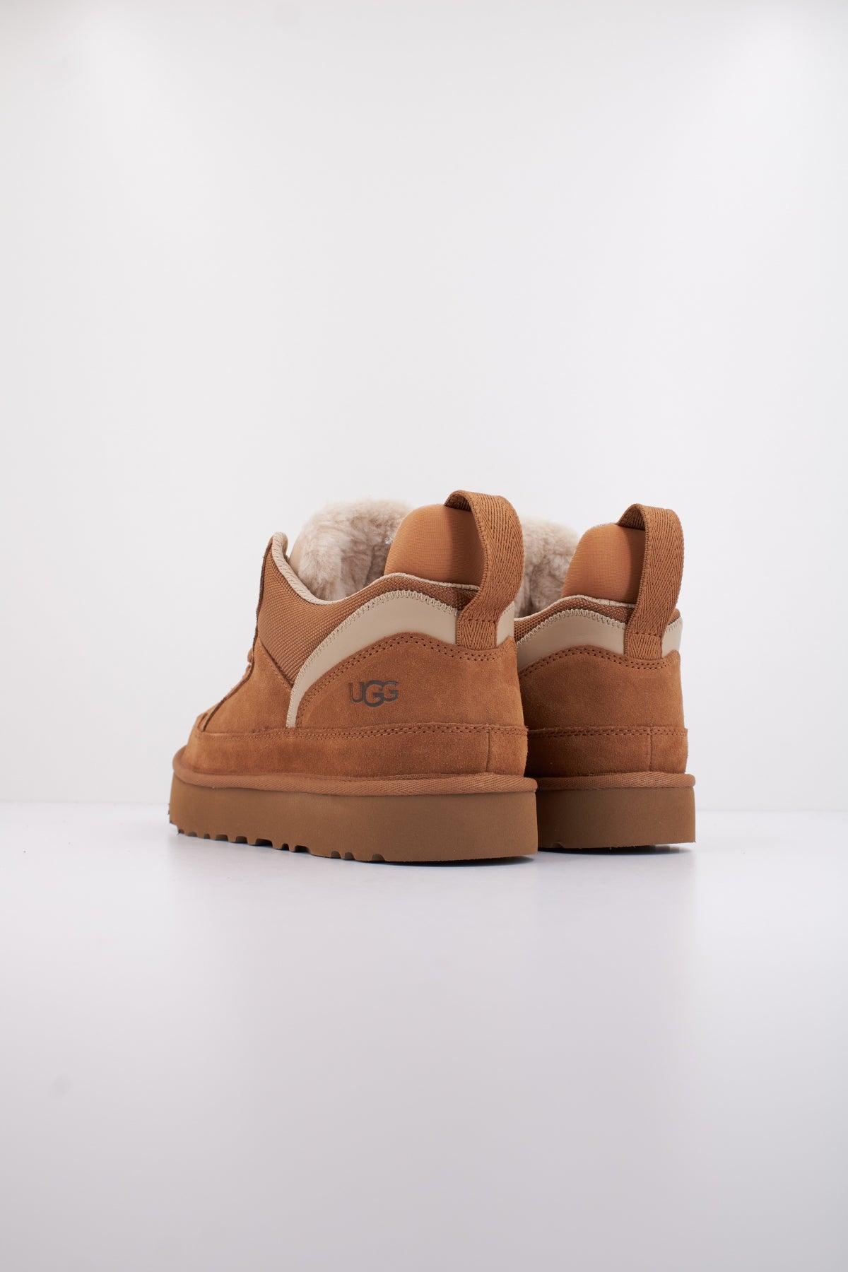 UGG M LOWMEL en color MARRON  (4)