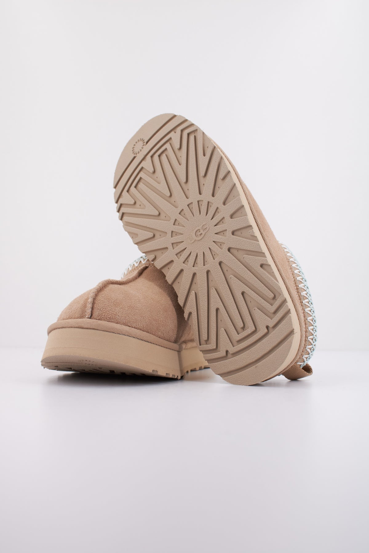 UGG K TAZZ en color BEIS  (5)
