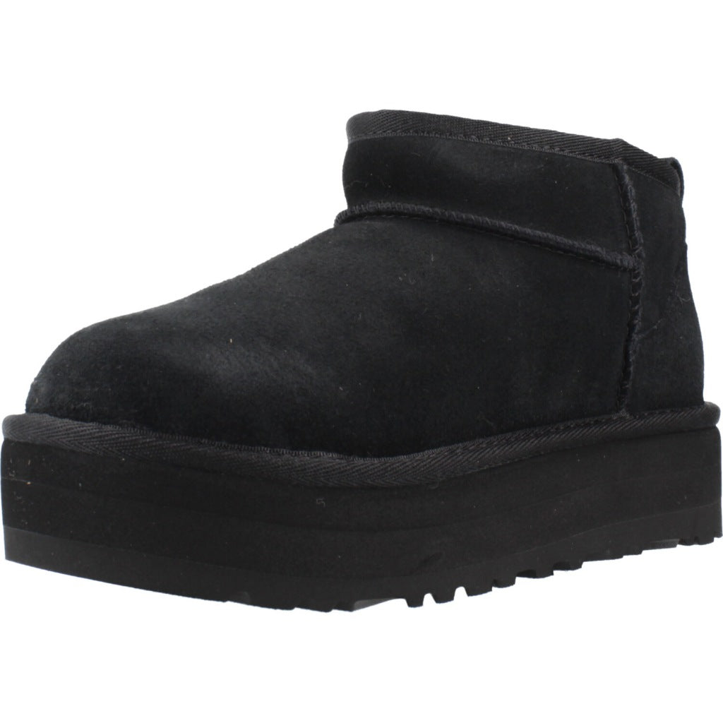 UGG K CLASSIC ULTRA MINI PLATF en color NEGRO  (1)