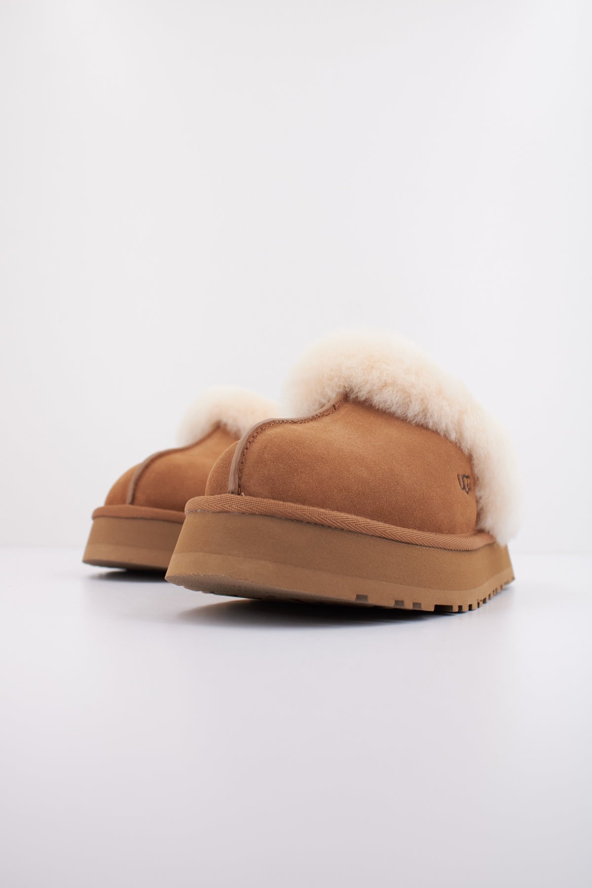 UGG W DISQUETTE en color MARRON  (2)