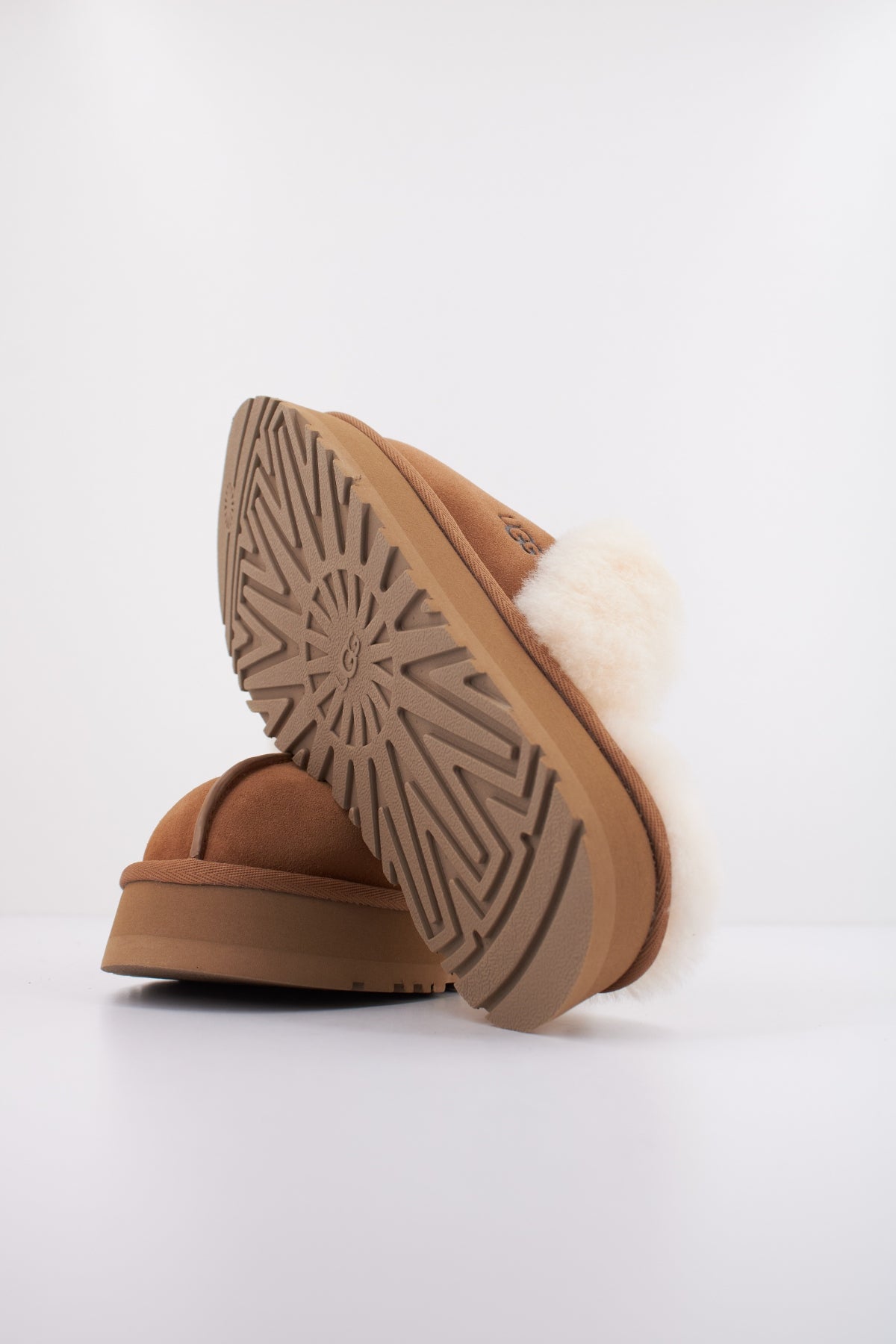 UGG W DISQUETTE en color MARRON  (5)