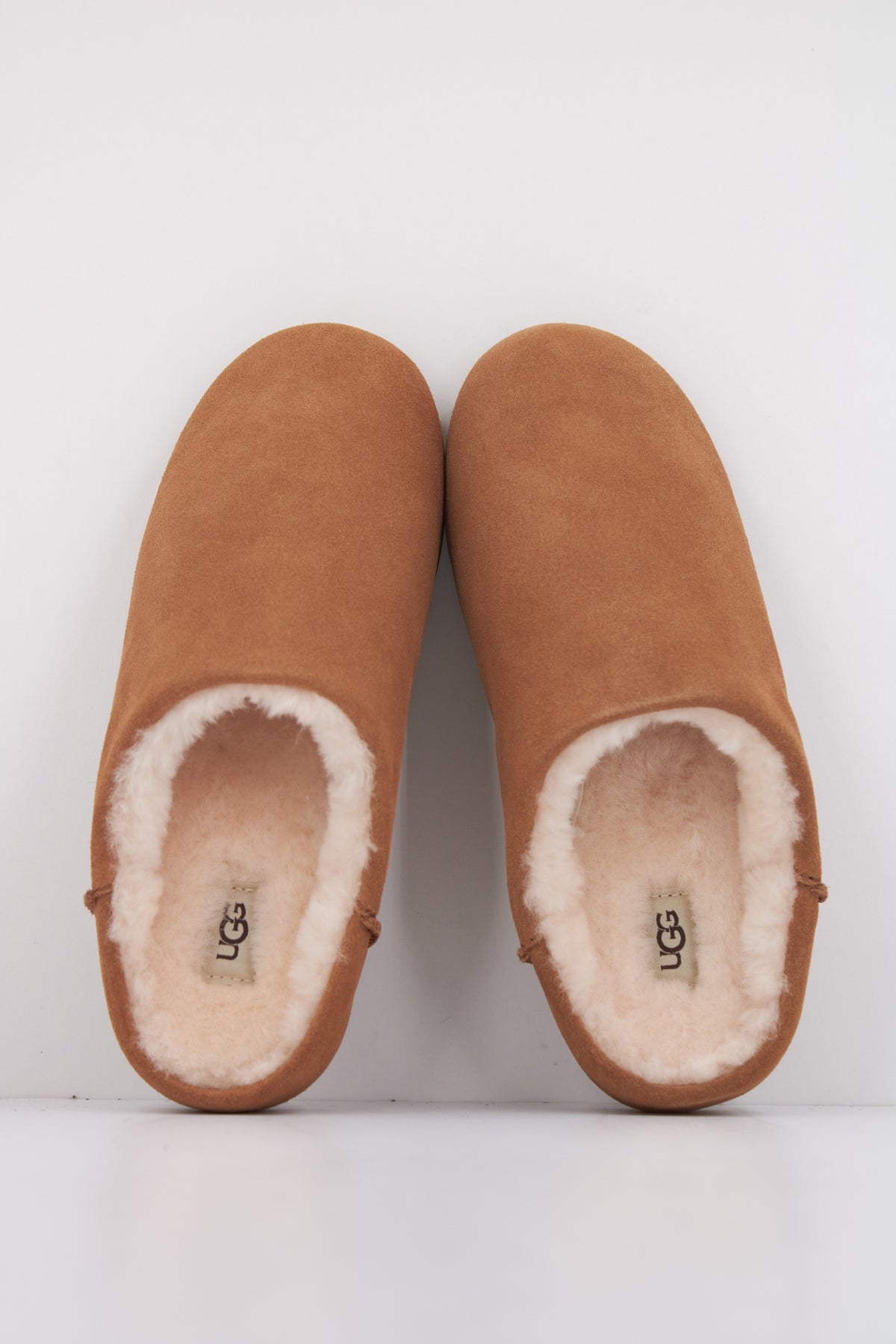 UGG W ELEA SLIP-ON en color MARRON  (3)