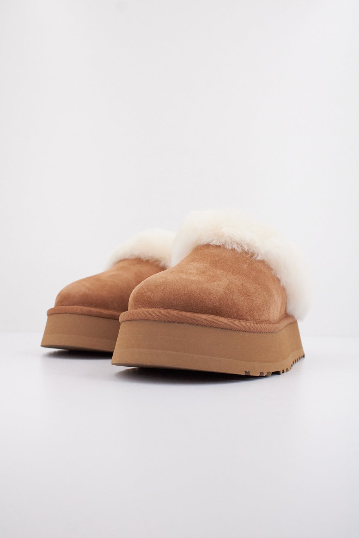 UGG W TAZZELLE en color MARRON CLARO  (2)
