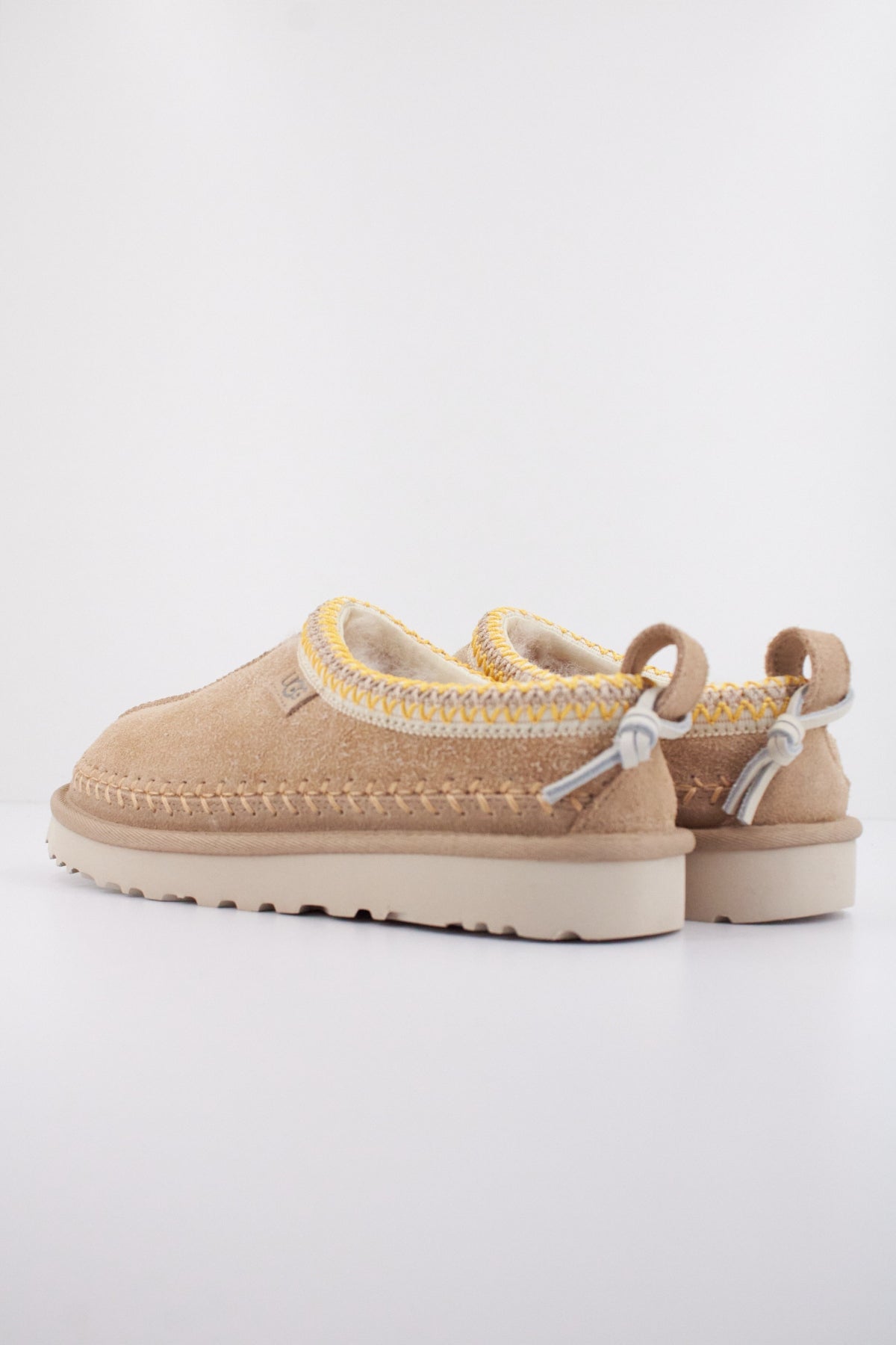 UGG W TASMAN BIARRITZ en color MARRON CLARO  (5)
