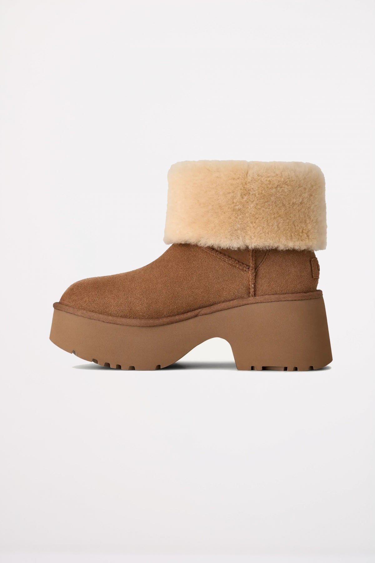 UGG ESMEE BOOT en color MARRON  (3)