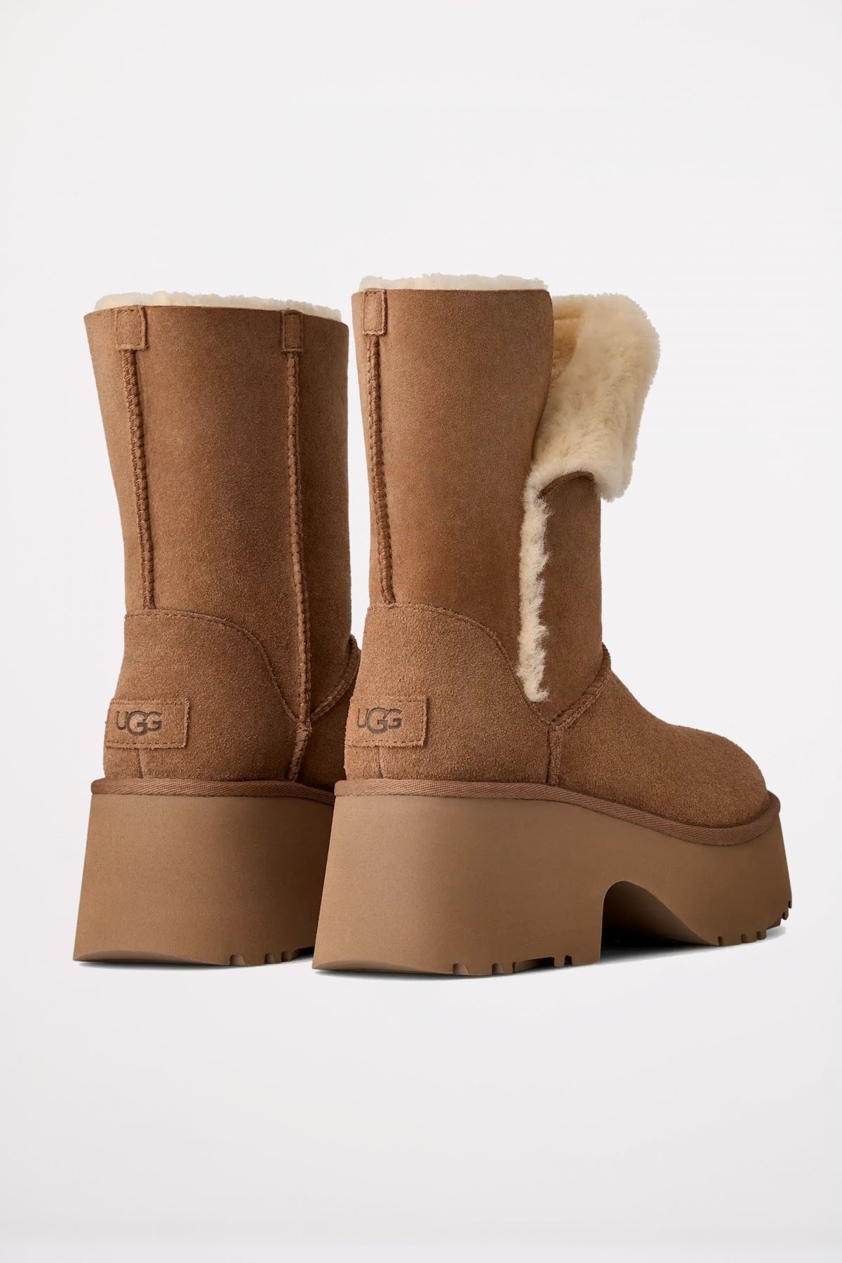UGG ESMEE BOOT en color MARRON  (4)