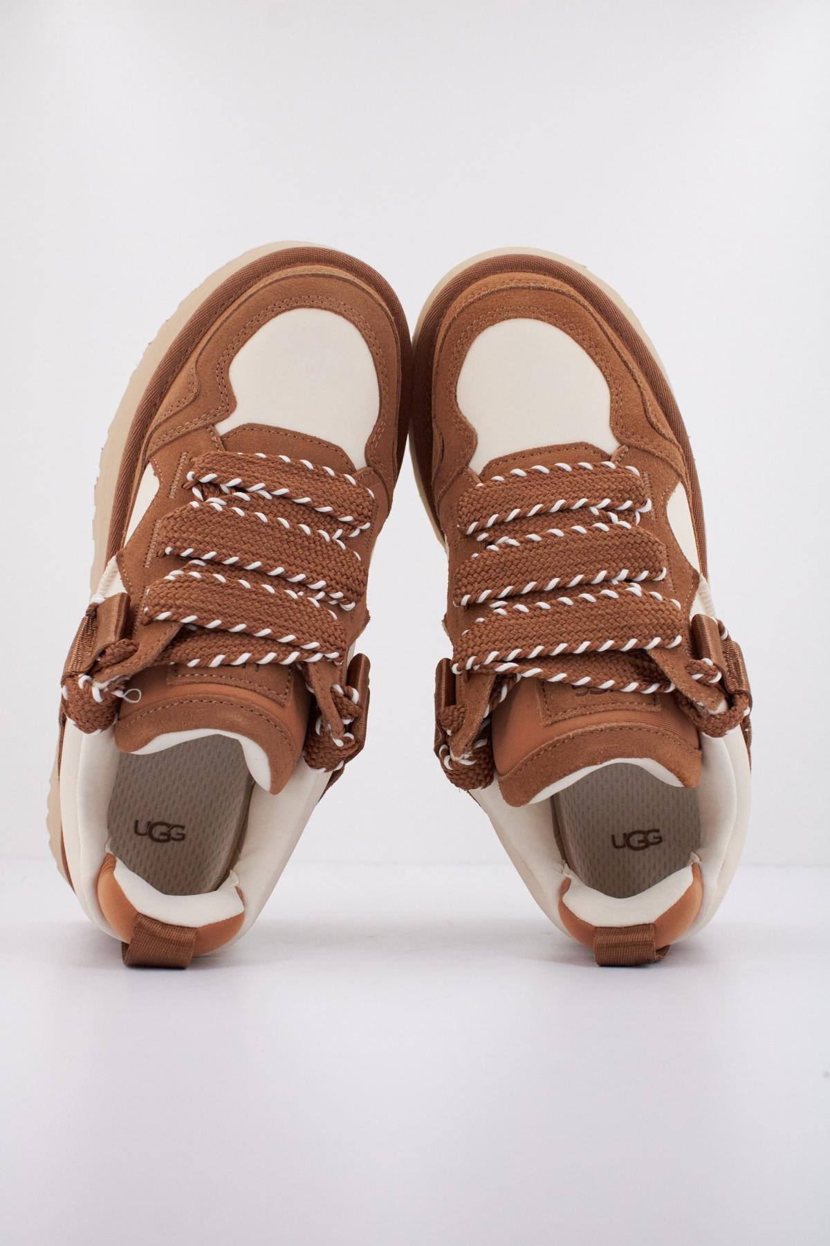 UGG W ASTROMEL en color MARRON  (3)