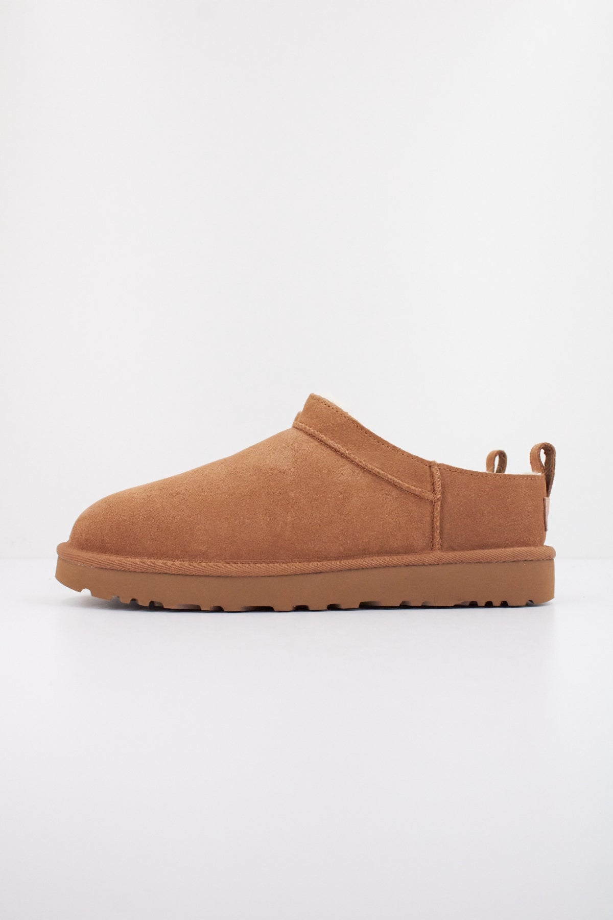 UGG W CLASSIC MICRO en color MARRON  (1)