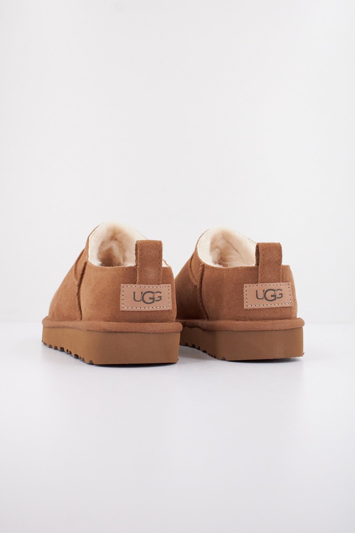UGG W CLASSIC MICRO en color MARRON  (4)
