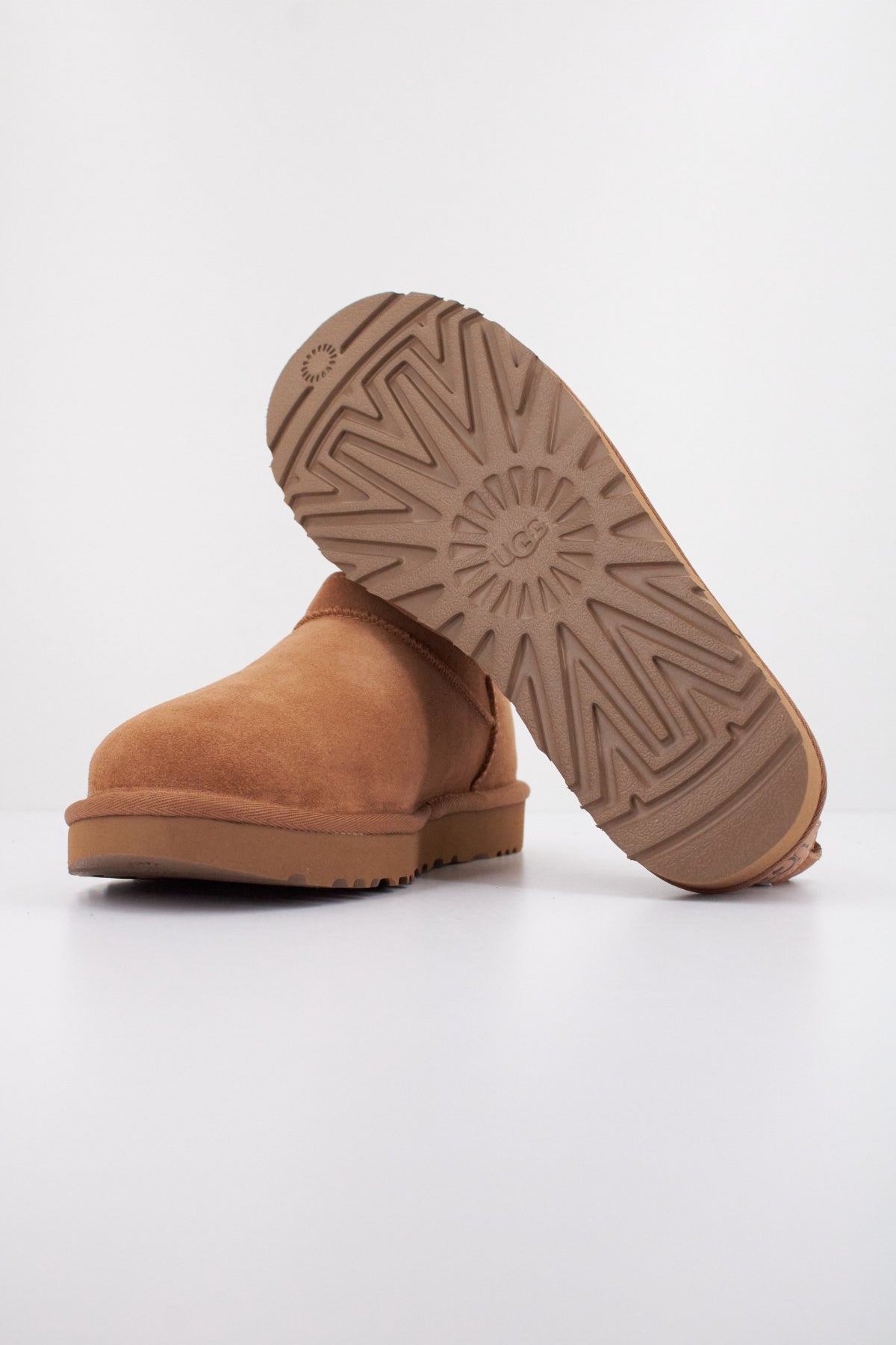 UGG W CLASSIC MICRO en color MARRON  (5)