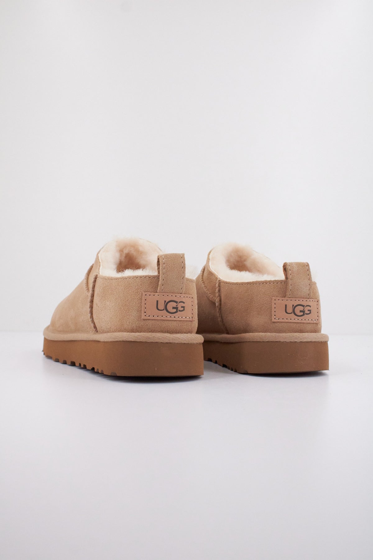 UGG W CLASSIC MICRO en color MARRON CLARO  (4)