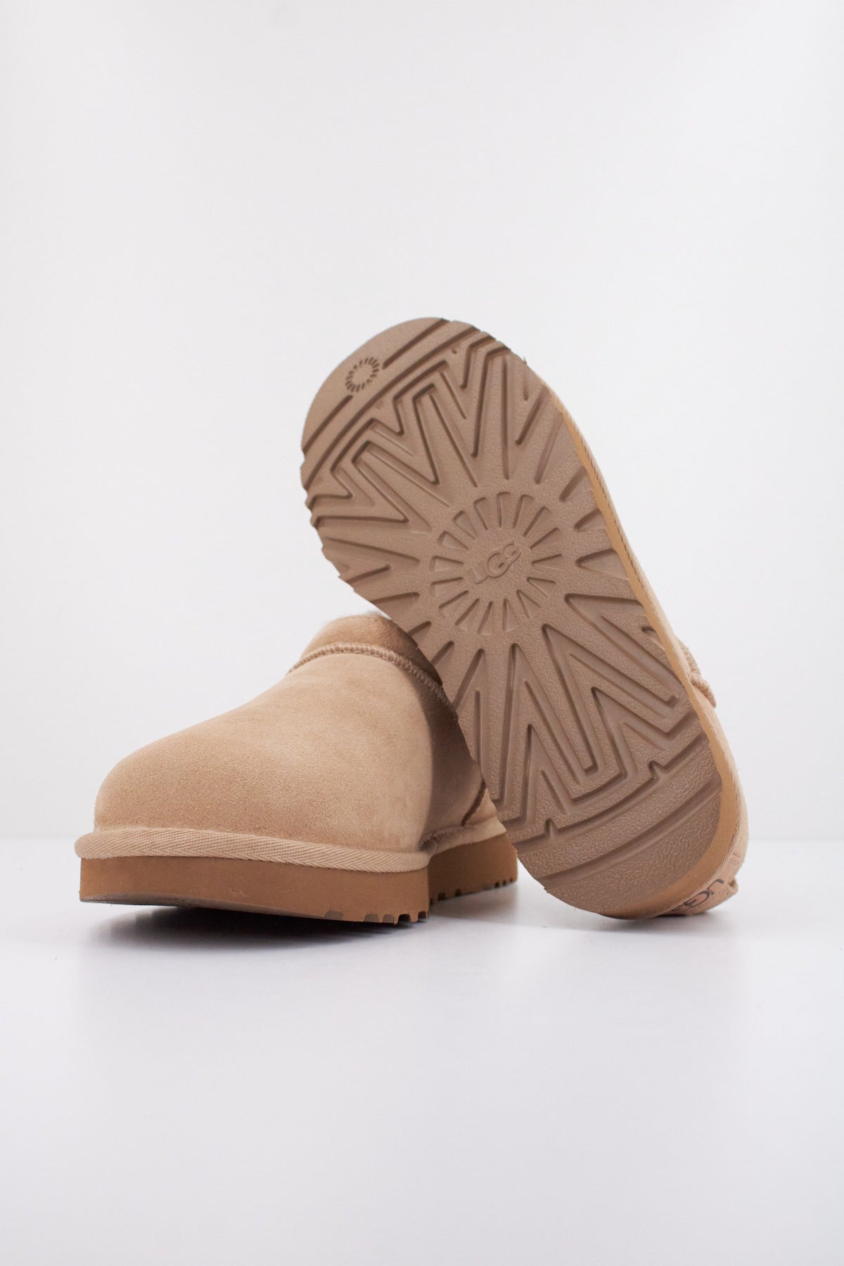 UGG W CLASSIC MICRO en color MARRON CLARO  (5)