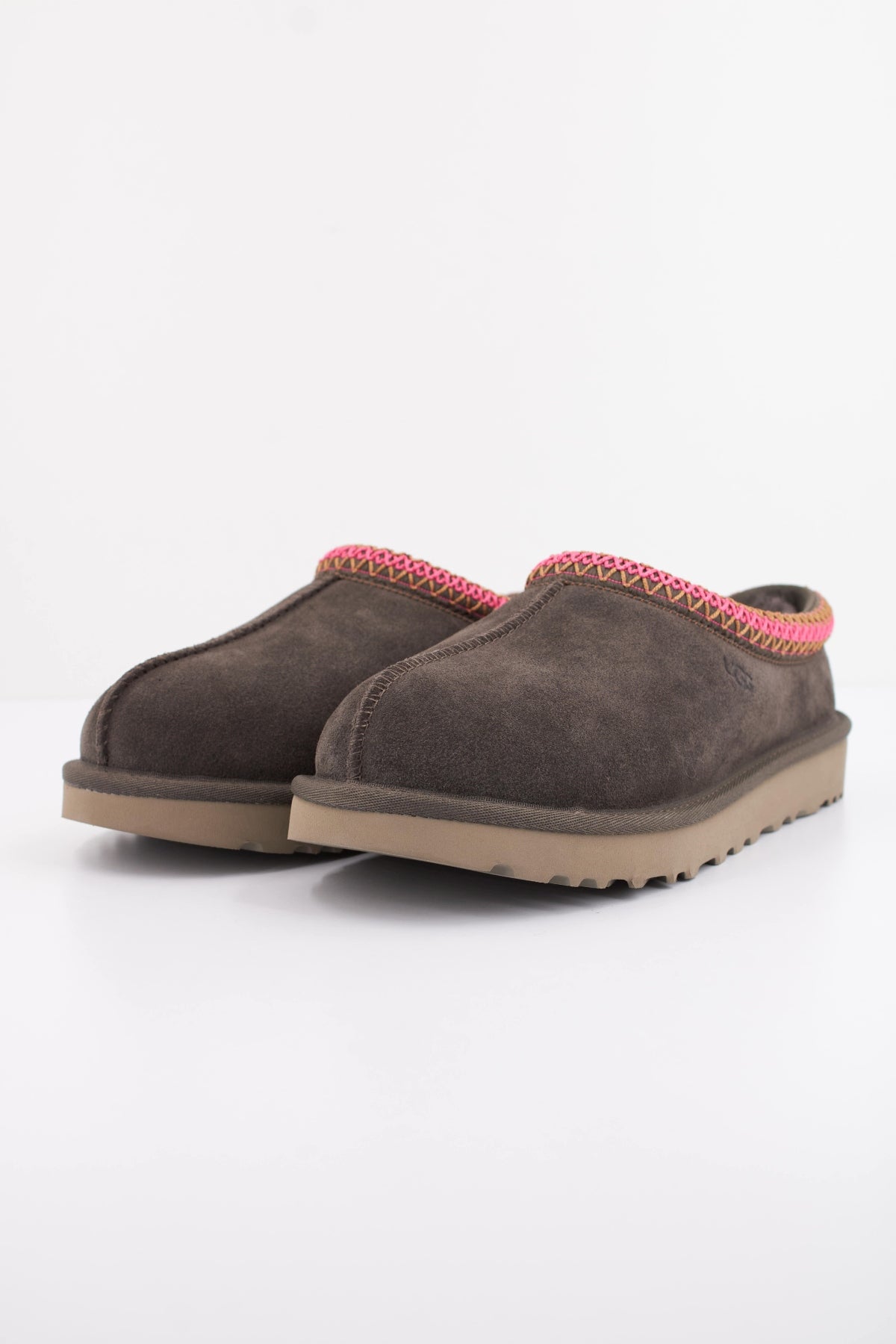 UGG U W TASMAN II en color GRIS  (2)