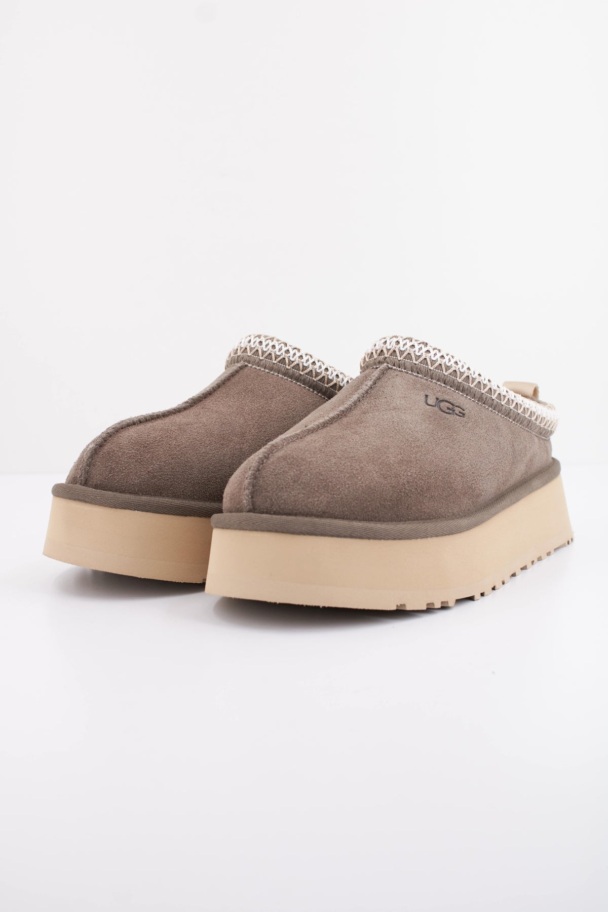 UGG W TAZZ II en color GRIS  (2)
