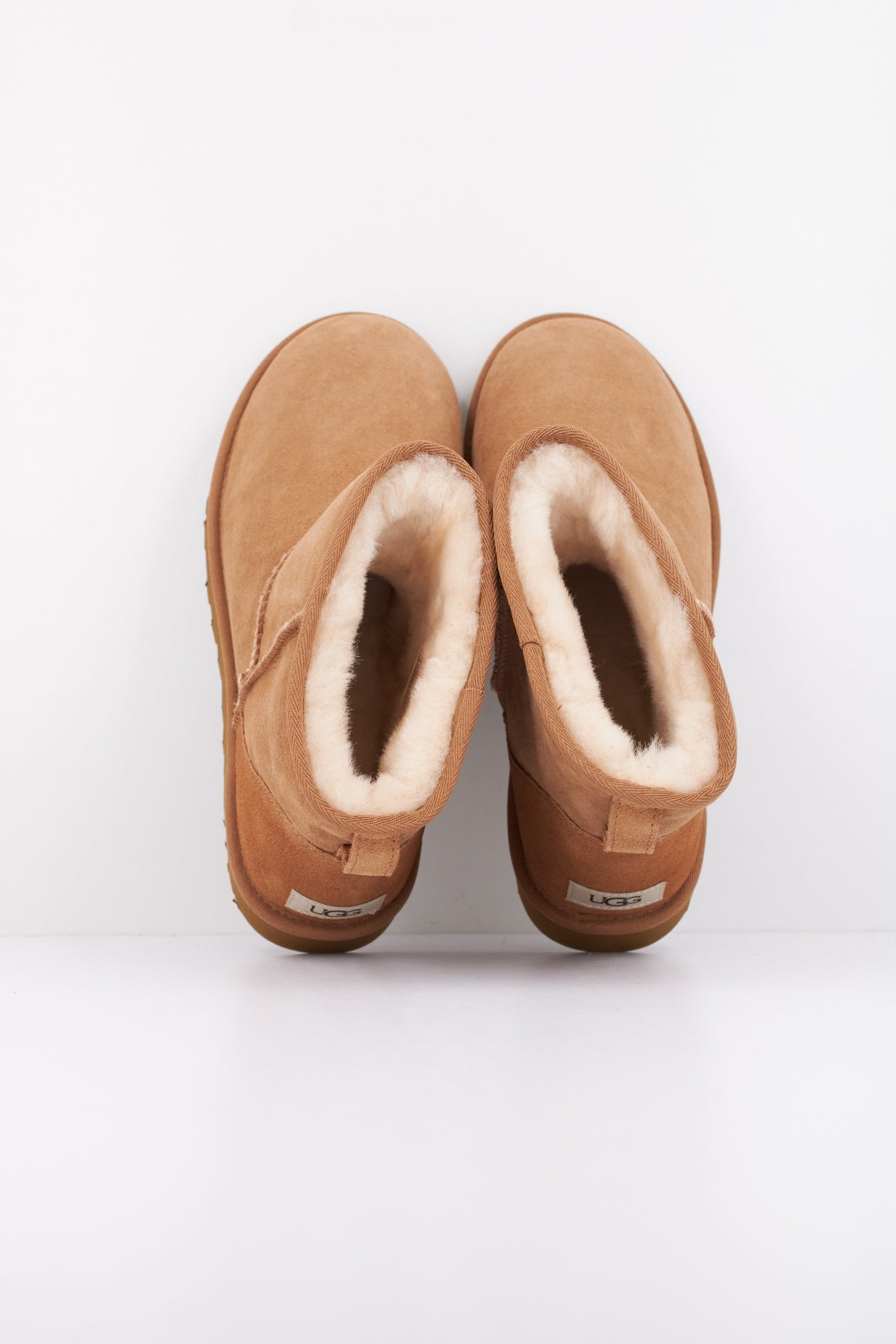 UGG M CLASSIC MINI en color MARRON  (5)