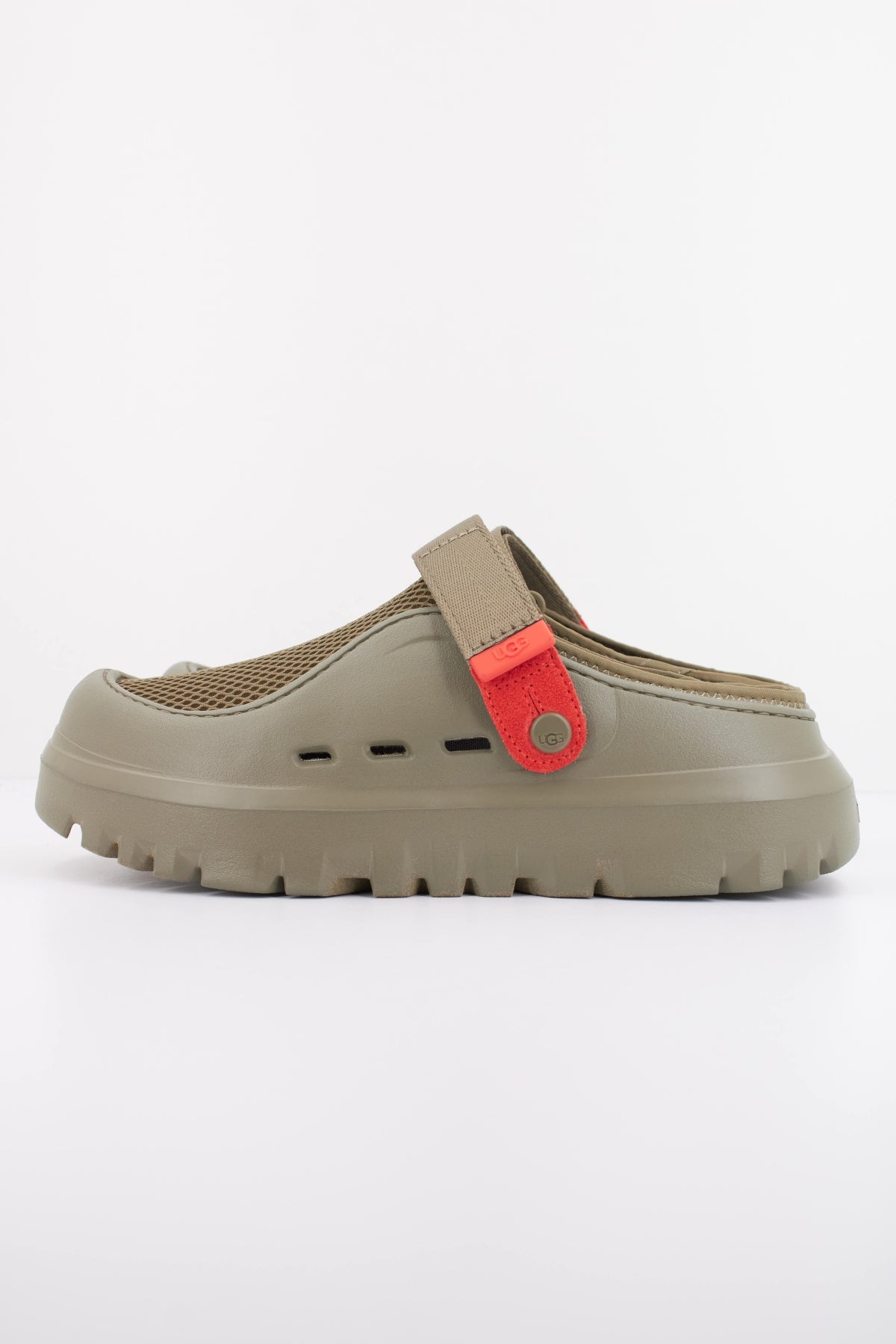 UGG M PEAKMOD BREATHE en color VERDE  (1)