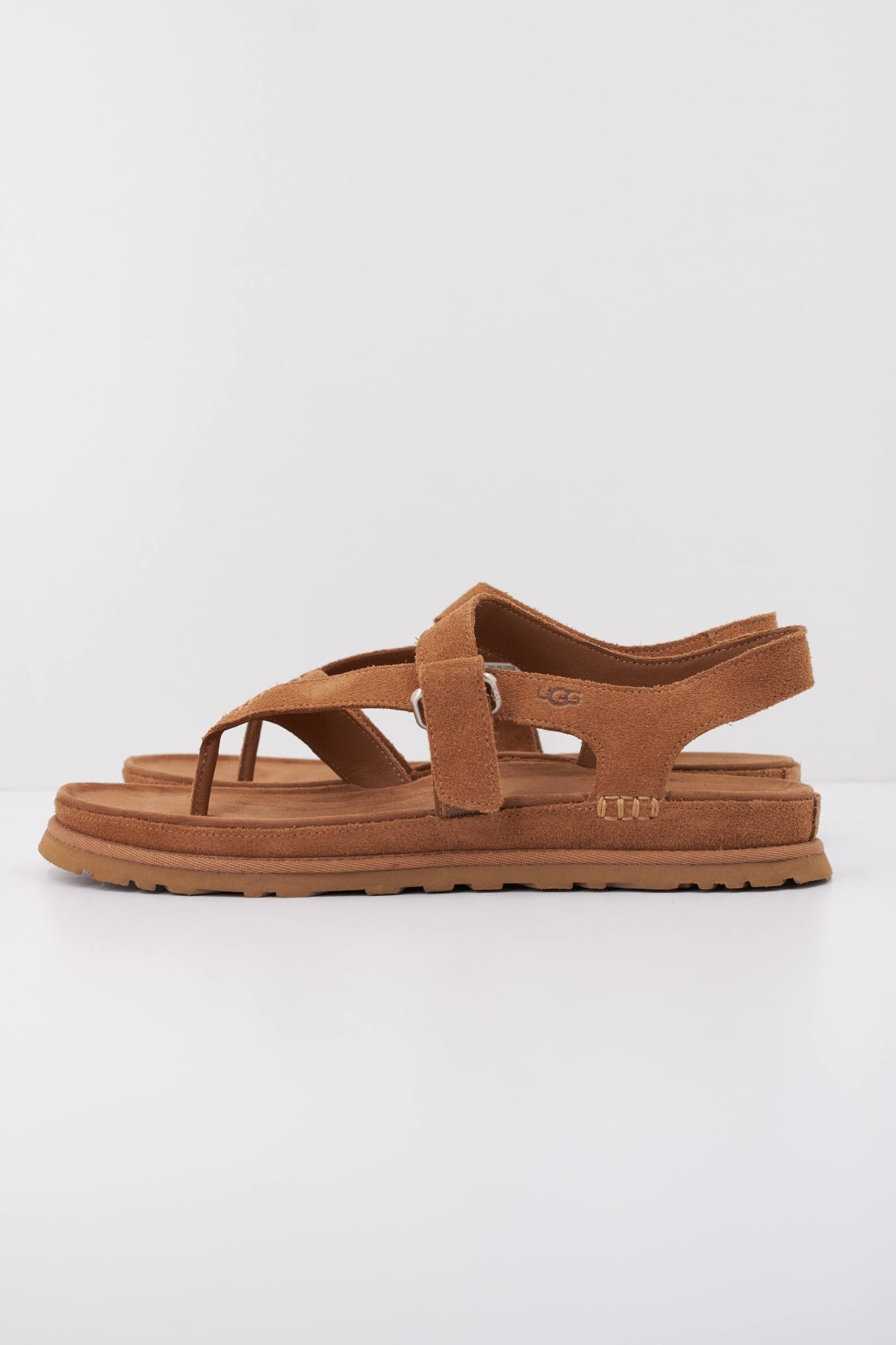 UGG W GOLDENGAZE TOE POST en color MARRON  (1)