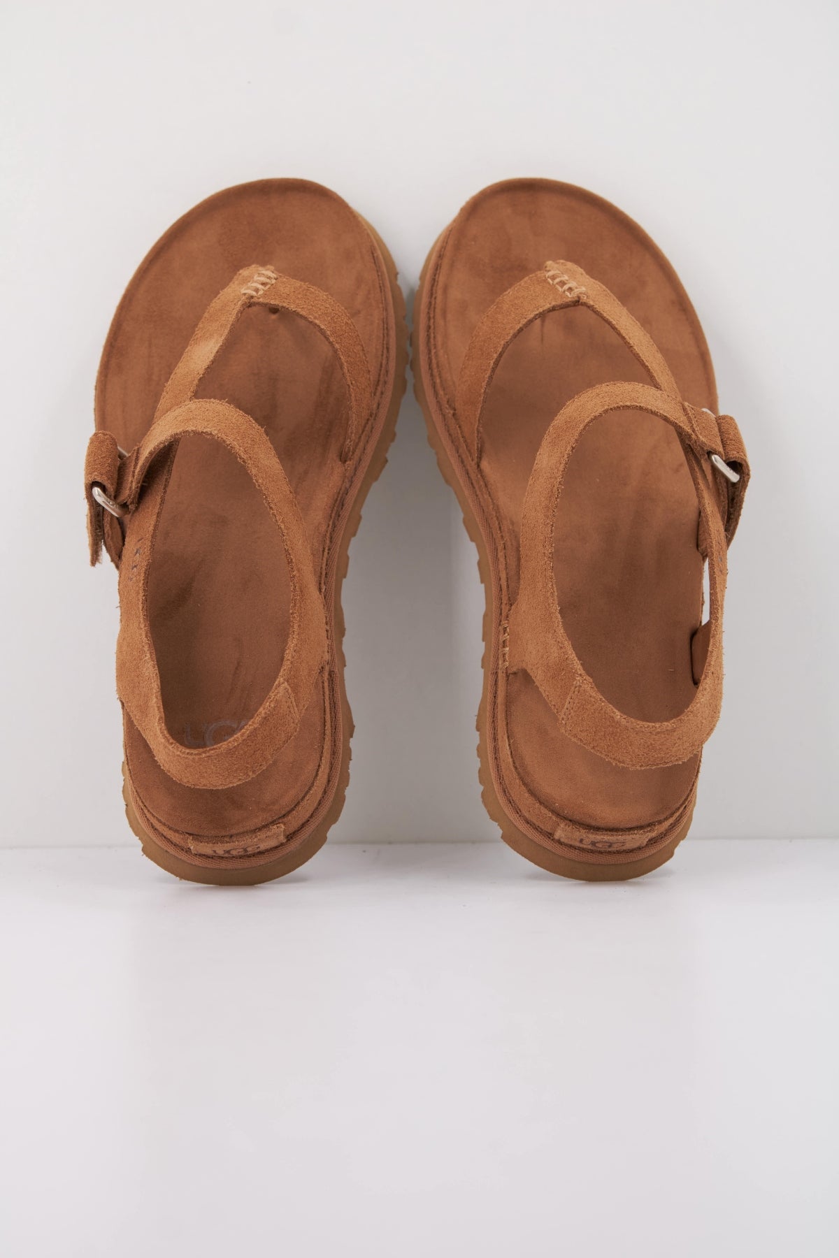 UGG W GOLDENGAZE TOE POST en color MARRON  (3)