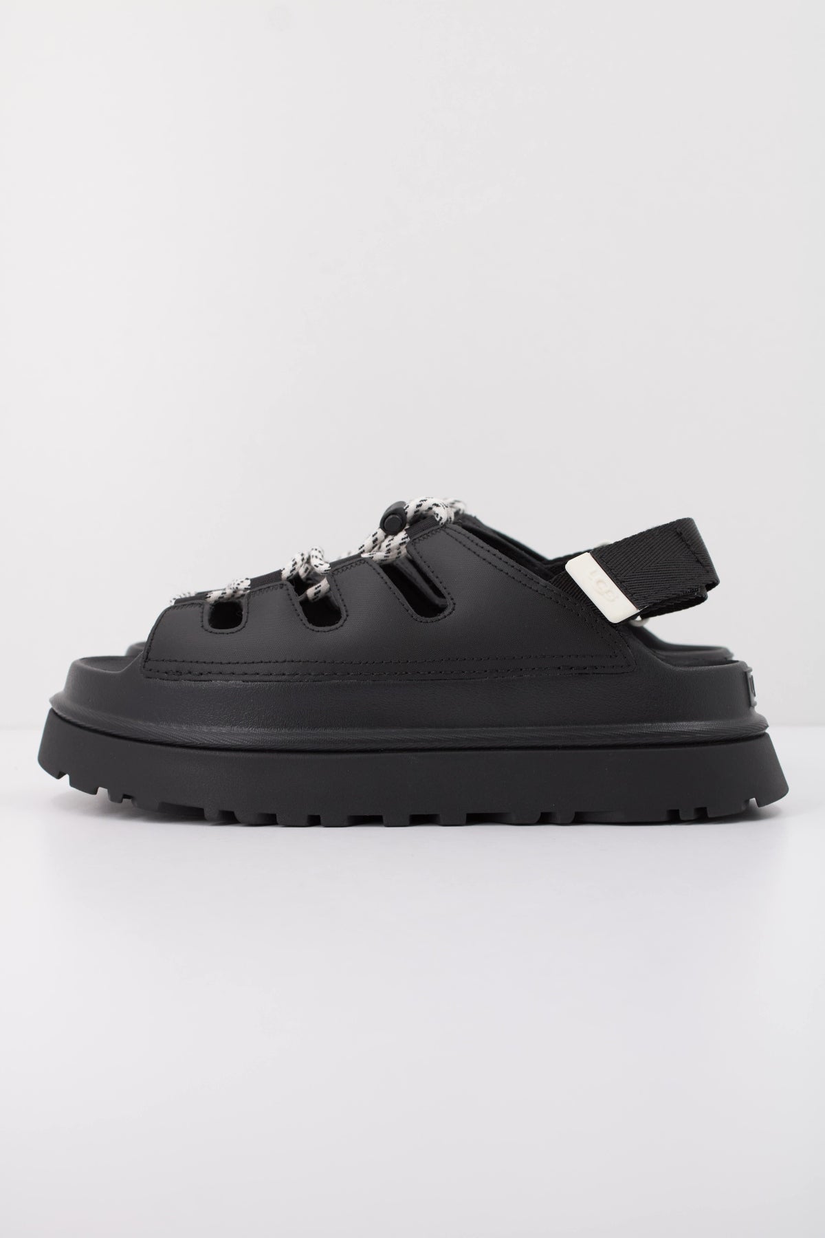 UGG W GOLDENGLOW TOGGLE en color NEGRO  (1)