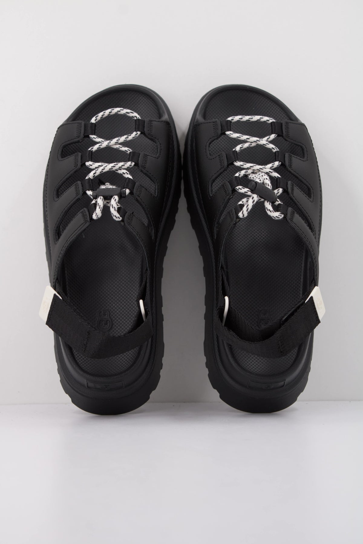 UGG W GOLDENGLOW TOGGLE en color NEGRO  (3)