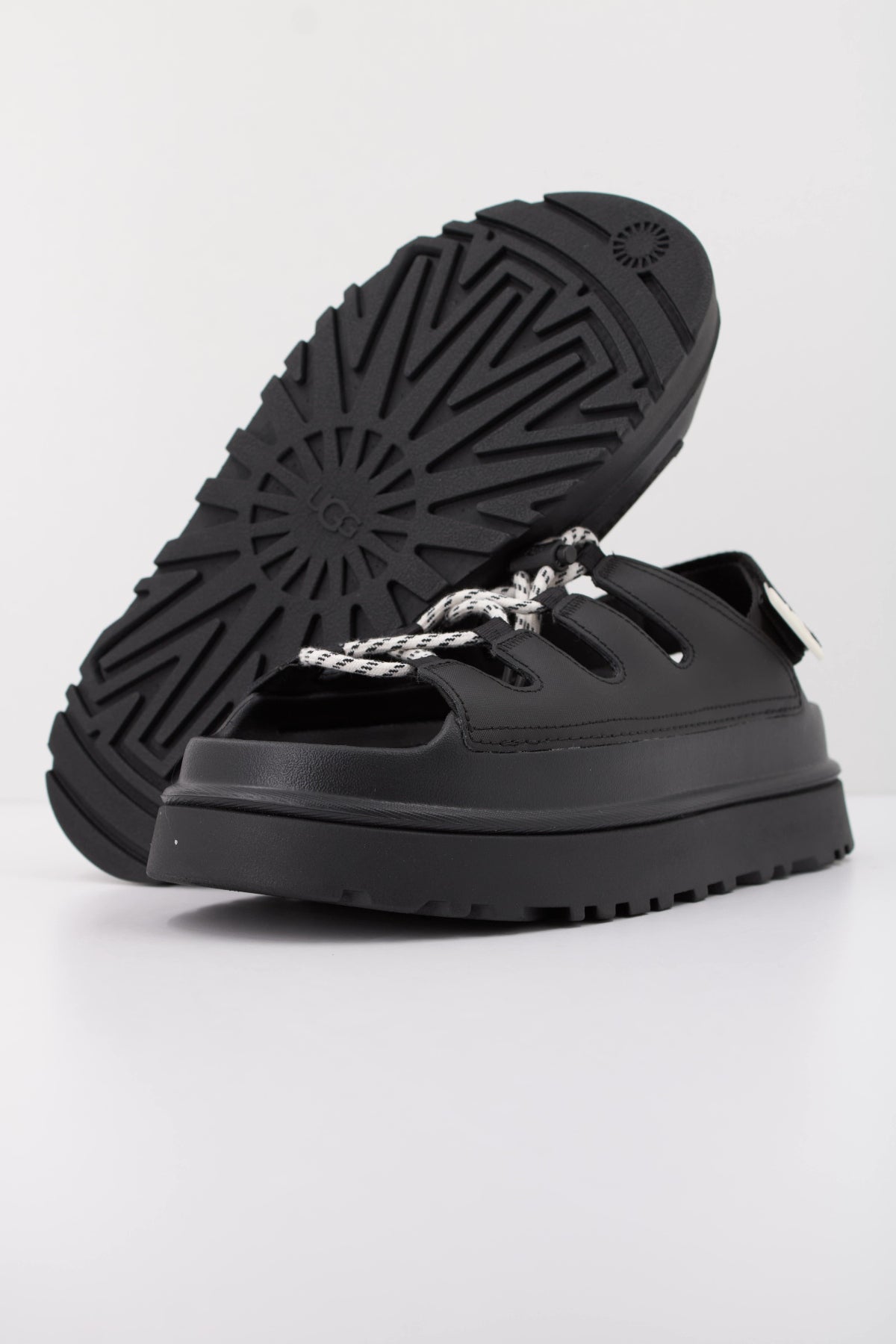 UGG W GOLDENGLOW TOGGLE en color NEGRO  (5)