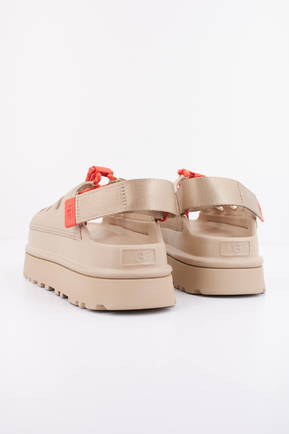 UGG W GOLDENGLOW TOGGLE en color MARRON  (4)
