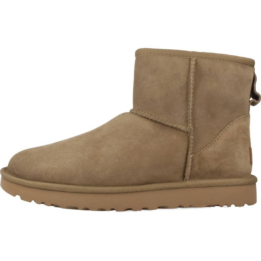 UGG W CLASSIC MINI II en color MARRON  (2)