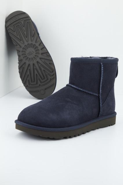 UGG CLASSIC MINI II en color AZUL  (2)