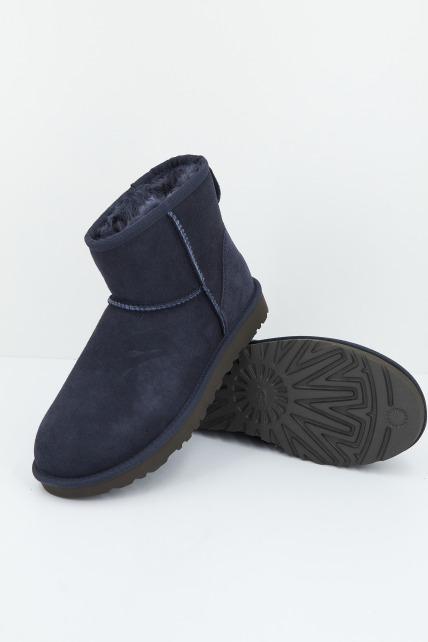 UGG CLASSIC MINI II en color AZUL  (4)