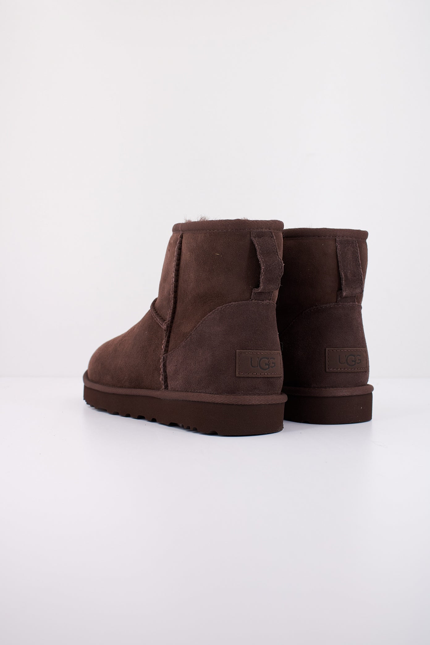 UGG UGG CLASSIC MINI en color MARRON  (4)