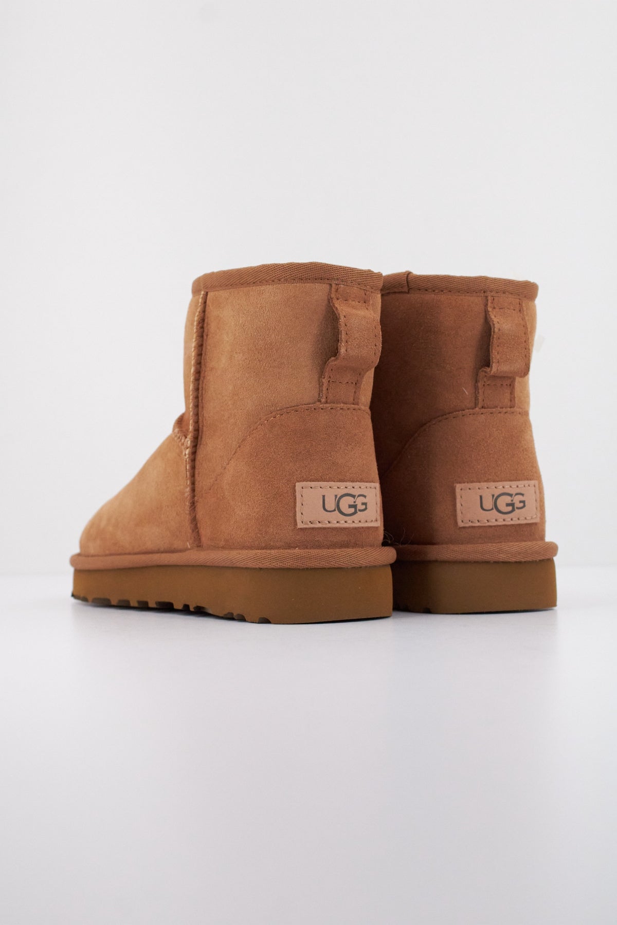 UGG UGG CLASSIC MINI en color MARRON  (4)