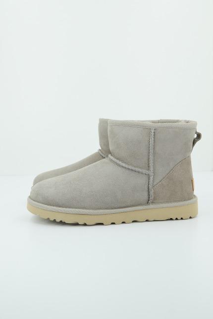 UGG  W CLASSIC MINI II en color GRIS  (1)