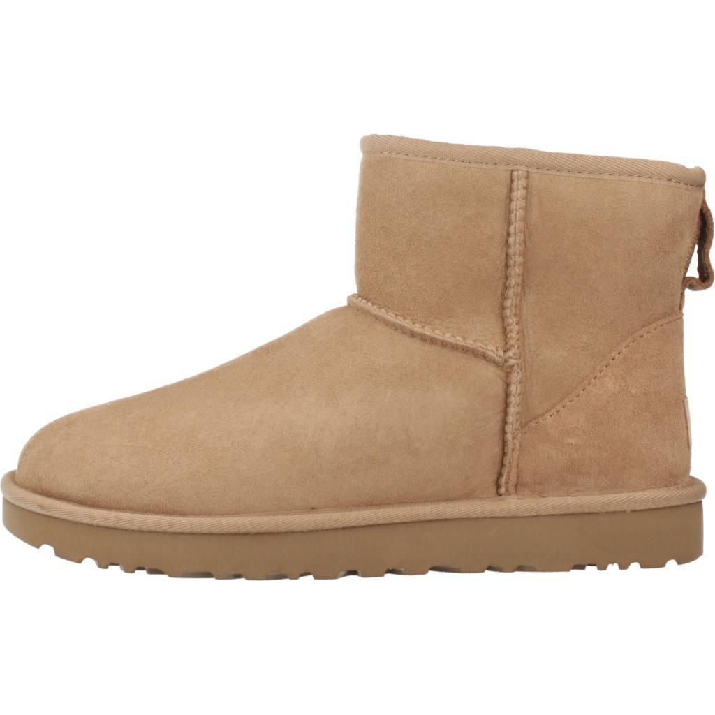 UGG W CLASSIC MINI II en color MARRON  (2)