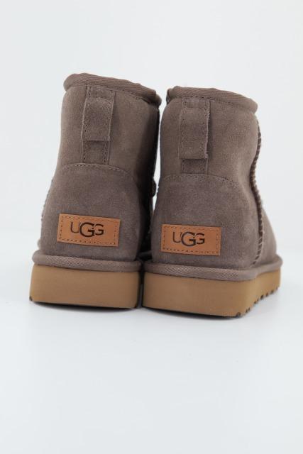 UGG W CLASSIC MINI II en color MARRON  (4)