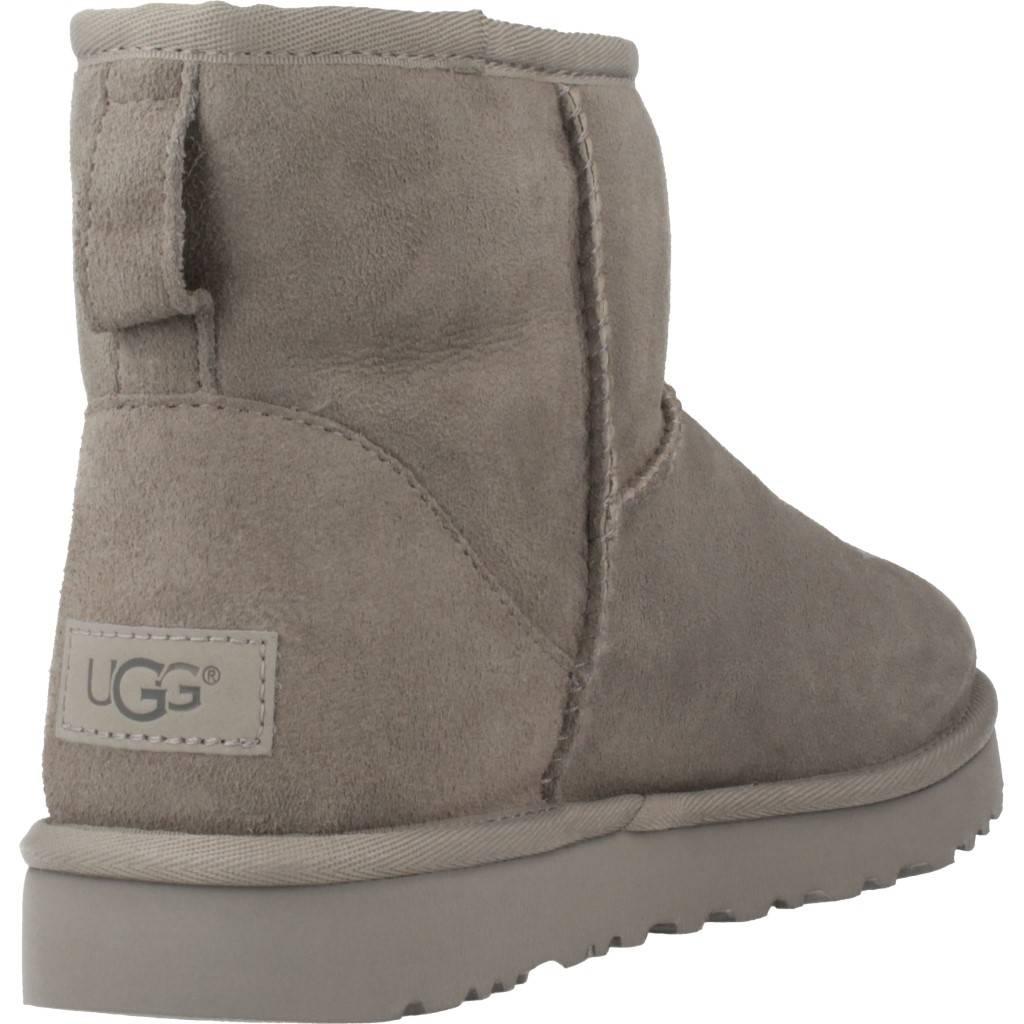 UGG W CLASSIC MINI II en color GRIS  (3)